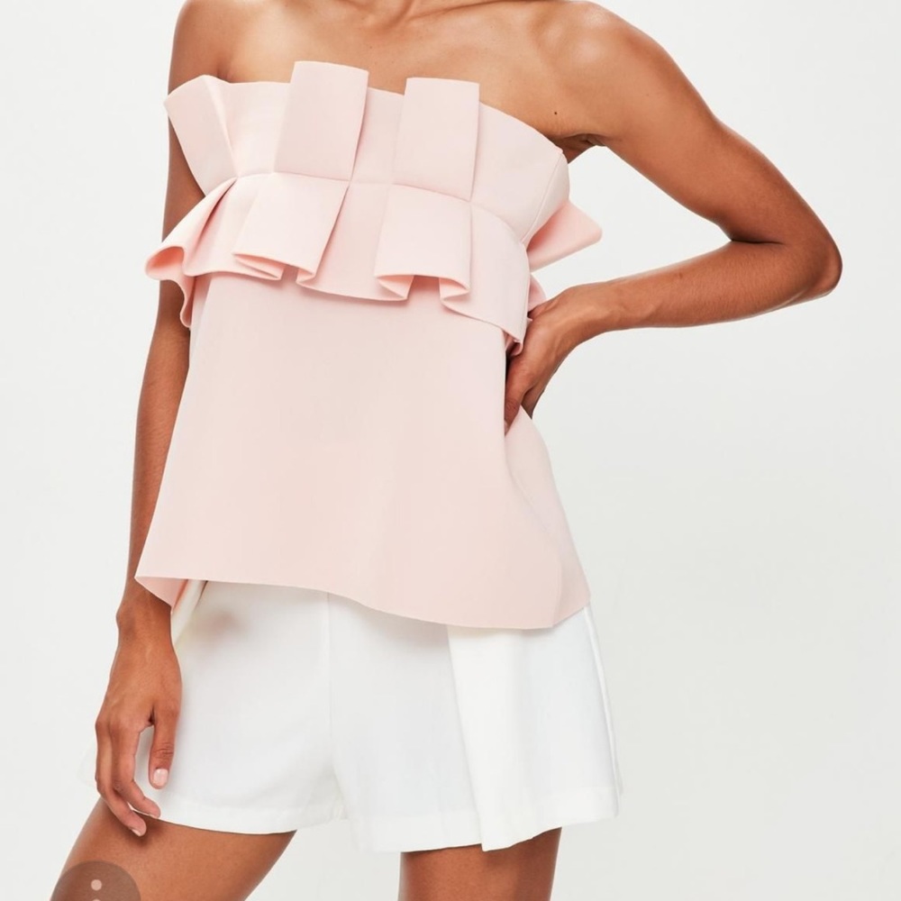 Misguided • Strapless lighter pink top